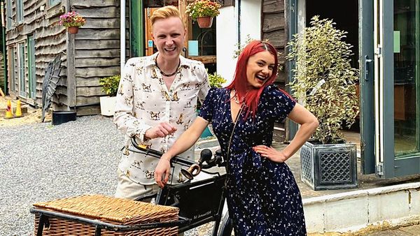 Celebrity Antiques Road Trip - Diane Buswell and Owain Wyn Evans