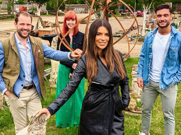 Celebrity Antiques Road Trip - Ekin-Su Cülcüloğlu and Davide Sanclimenti