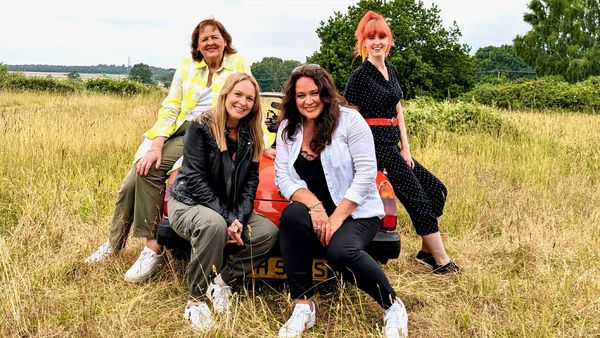 Celebrity Antiques Road Trip - Amy Robbins and Michelle Hardwick