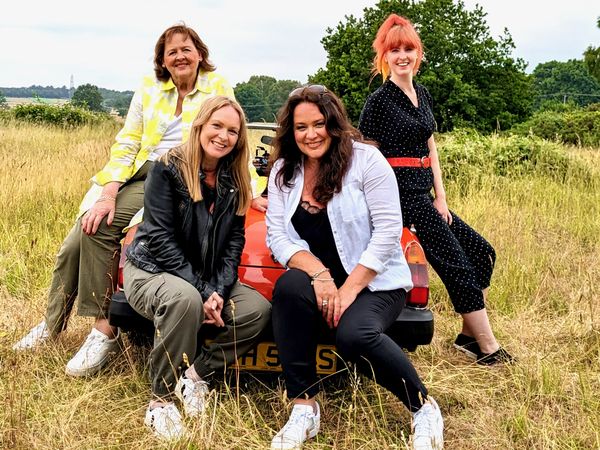 Celebrity Antiques Road Trip - Amy Robbins and Michelle Hardwick