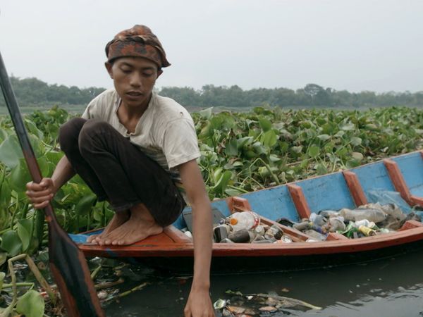 Guerreros Verdes - Indonesia, el Río Más Contaminado del Mundo