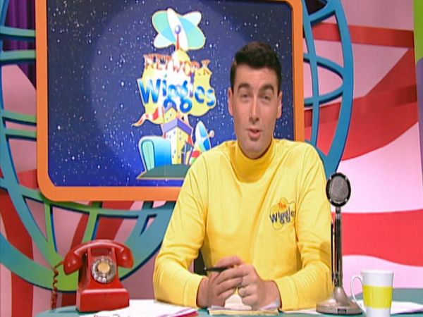 The Wiggles (Wiggles Show) - Point Your Fingers and Do the Twist!