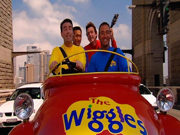 The Wiggles (Wiggles Show) - Fluff Out Your Feathers