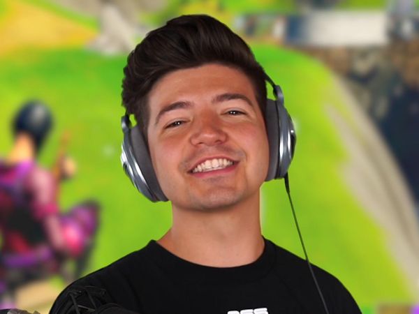 PrestonPlayz - TBNR Presents: Little Brother vs 14 Player Hide and Seek for 100k V-Bucks! / 1 Elimination = 1,000 V-Bucks with My Little Brother!