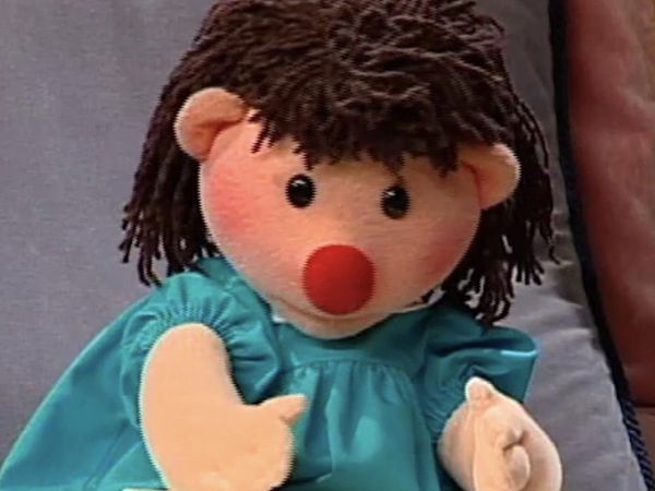 The Big Comfy Couch - Between the Covers