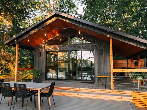 Tiny BNB - Waterfront Wonders