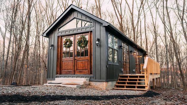 Tiny BNB - Cabins, Caves, and Kettle & Crumb
