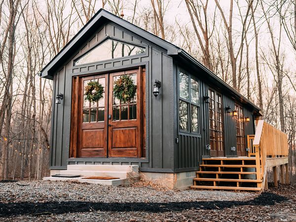 Tiny BNB - Cabins, Caves, and Kettle & Crumb