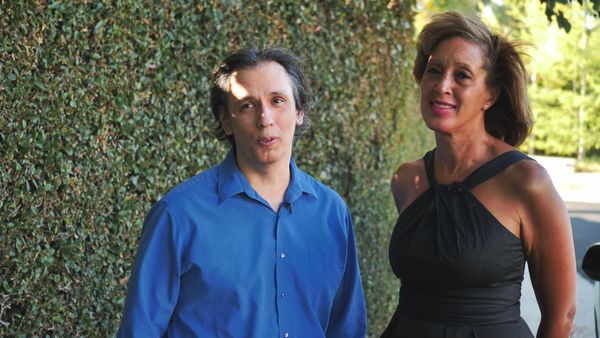 Million Dollar House Hunters - The Newlyweds
