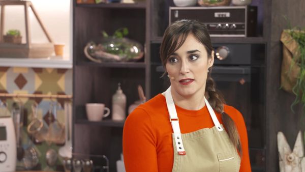 A Bocados - Guisantes Con Patatas, Cebolleta Y Tortilla -