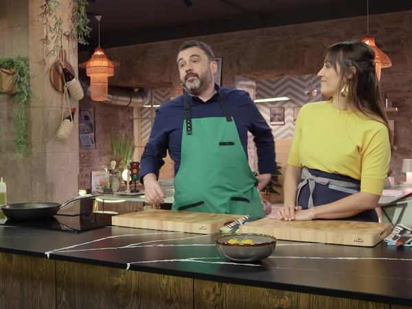 A Bocados - Carpaccio De Vieira Con Guisante Lagrima Y Caldo De Jamon