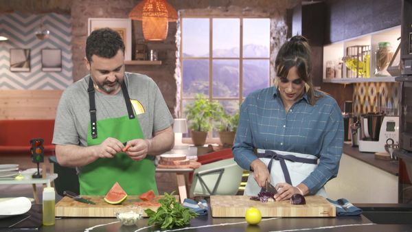 A Bocados - Entrecula Marinada Con Patata Y Kale