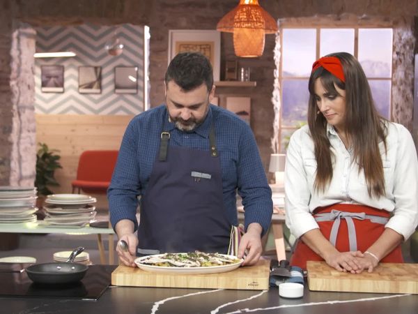 A Bocados - Verdel Asado Con Verduras Escabechadas Y Oliv A Negra