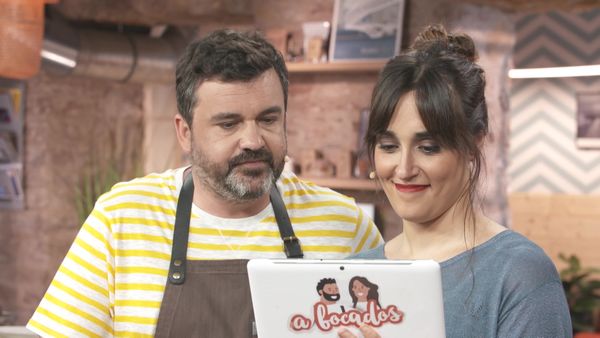 A Bocados - Chipirones en salsa roja con lascas de Idiazabal