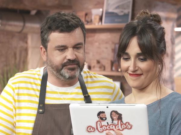A Bocados - Chipirones en salsa roja con lascas de Idiazabal