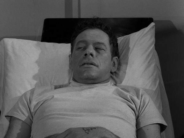 The Twilight Zone - The Thirty-Fathom Grave