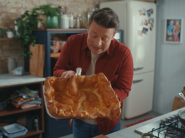 Jamie Oliver: Cooking For Less - Episode 105