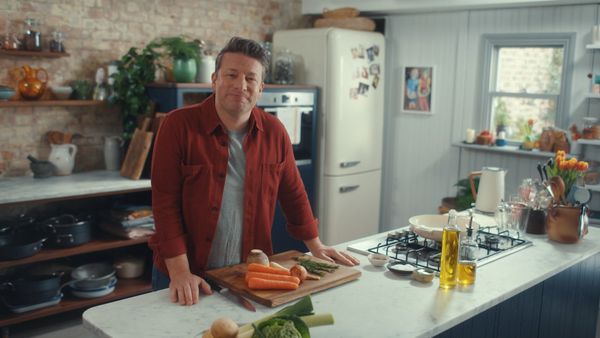 Jamie Oliver: Cooking For Less - Episode 106