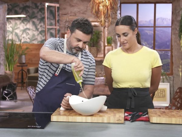A Bocados - Hamburguesa de salmon con pepinillos