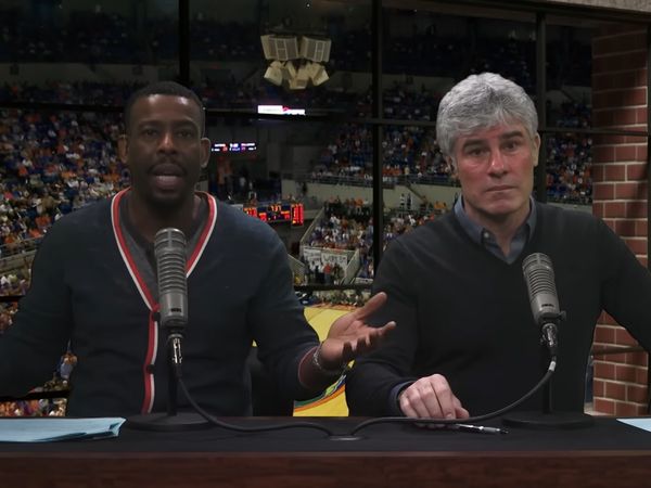 StarTalk Sportiverse - The Science of the Skyhook Shot