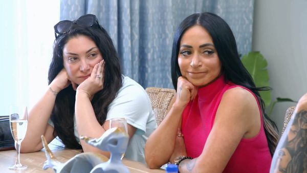 Jersey Shore Family Vacation - Deena Makes a Friend