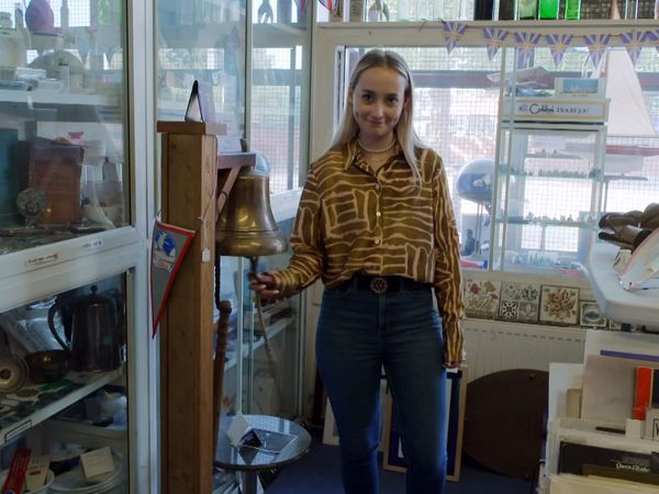 Antiques Road Trip - An Unusual Nut