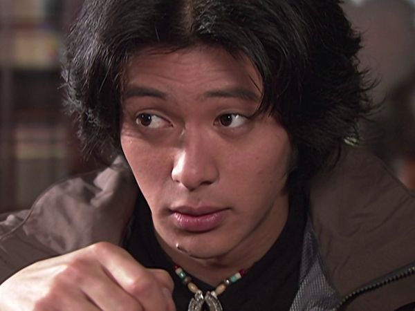 Kamen Rider Kuuga - Sospecha