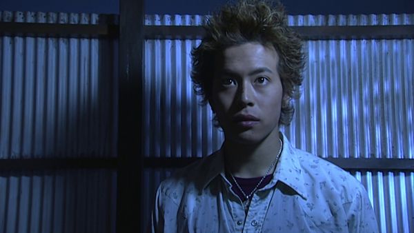 Kamen Rider Agito - La Mujer Sospechosa