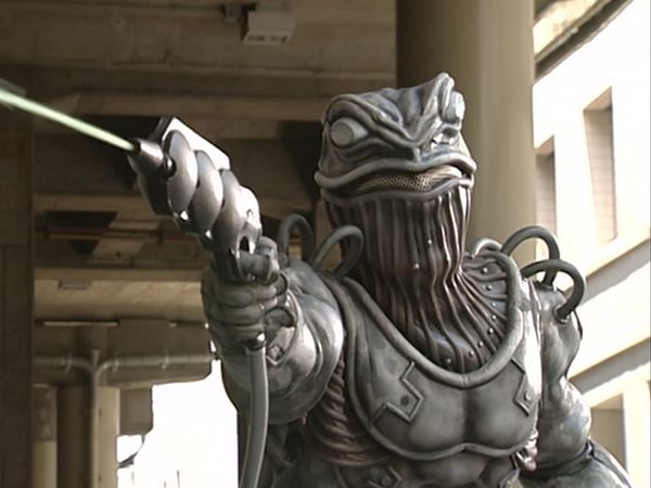 Kamen Rider 555 - Faiz - Delta entra en escena
