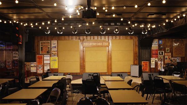 Landmarks: The Stages of Country Music - Station Inn