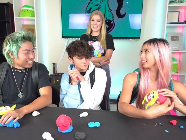 Preston & Brianna - Gifting YouTubers Glow in the Dark Hydro Dipped Items / I Sent ZHC Back to Art School