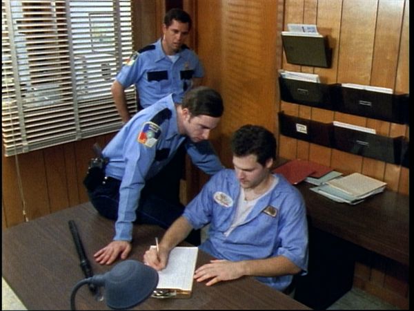 Unsolved Mysteries with Dennis Farina - Episode: 11