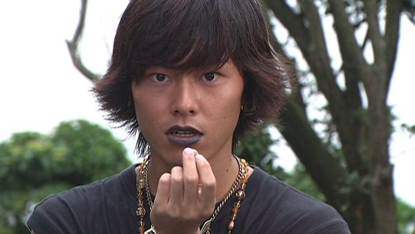 Kamen Rider Kuuga - Temblor