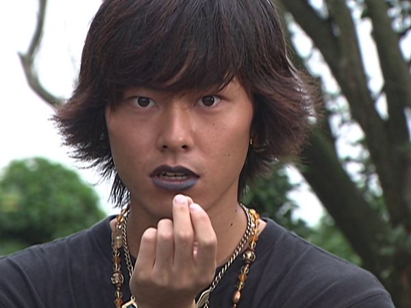 Kamen Rider Kuuga - Temblor