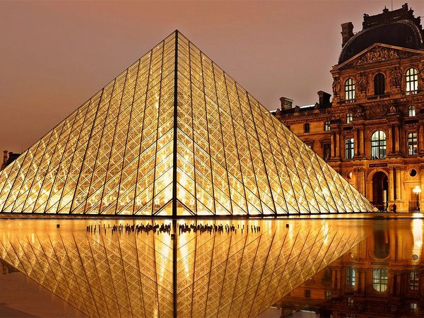 Ancient Superstructures - Le Louvre
