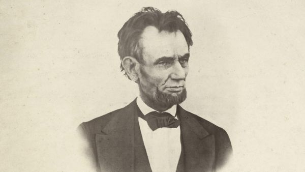 Lincoln: Divided We Stand - The Dogs of War