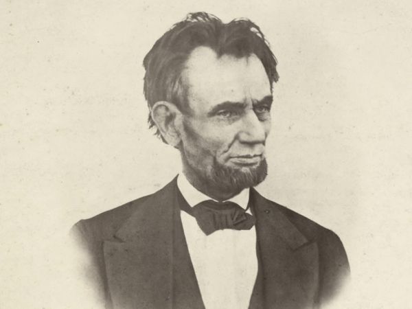 Lincoln: Divided We Stand - The Dogs of War