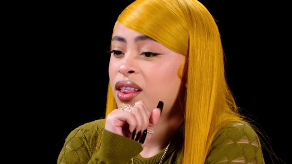 Hot Ones - Ice Spice Gets Melted by Spicy Wings