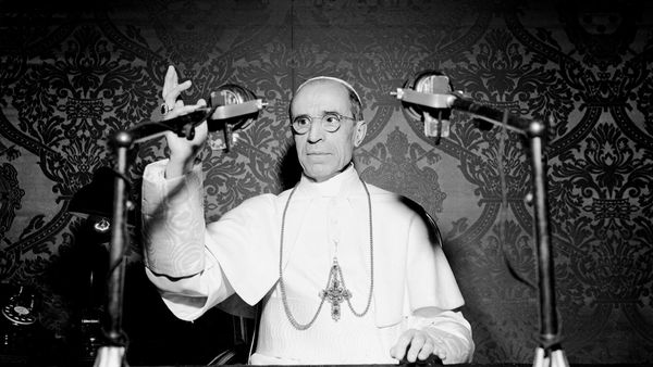 Pope: The Most Powerful Man in History - The Wartime Popes