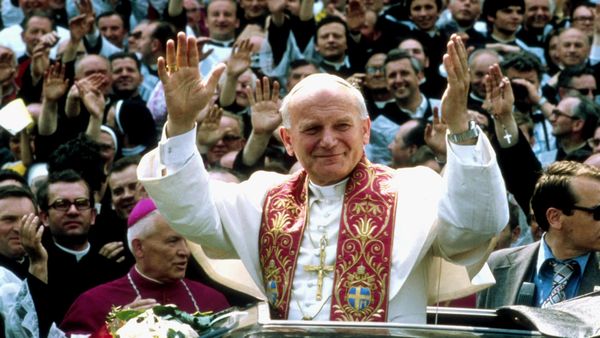 Pope: The Most Powerful Man in History - Courage, Change and the Modern Papacy