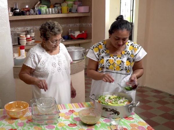 Mexico: One Plate at a Time with Rick Bayless - Baking Up Comfort
