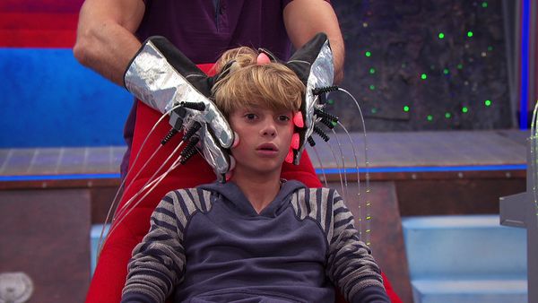 Henry Danger HD - Cumpleañera caída