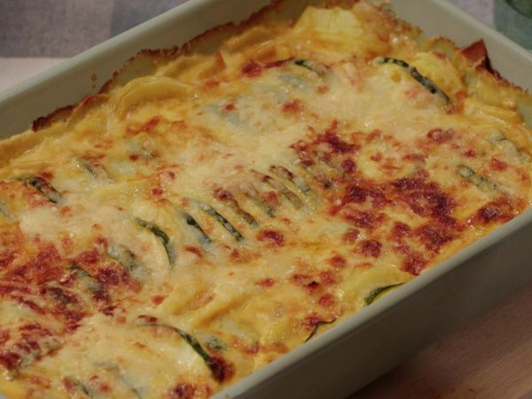 Rachs 5€-Küche - Zucchini-Kartoffel-Gratin und Bananenquark