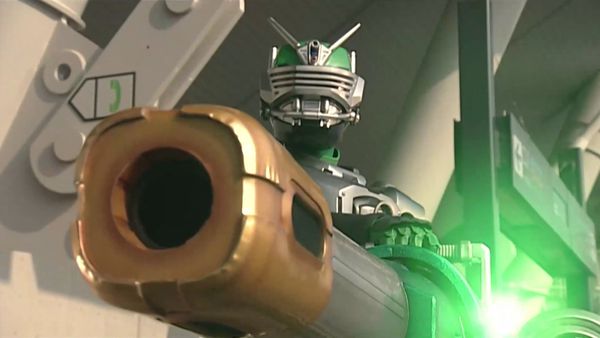 Kamen Rider Ryuki - ¿Shinji es Arrestado?
