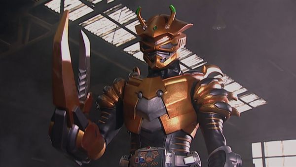 Kamen Rider Ryuki - El Hombre Misterioso de la Tienda de Antigüedades