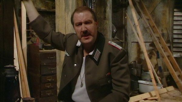Allo 'Allo! - Heiratspläne