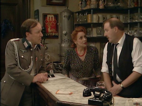 Allo 'Allo! - Kommunisten im Café