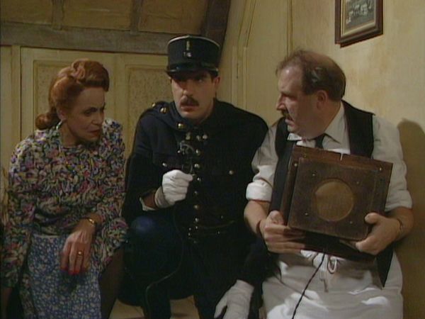 Allo 'Allo! - Schwarze Strapse