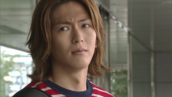 Kamen Rider Ryuki - Yui va al blanco