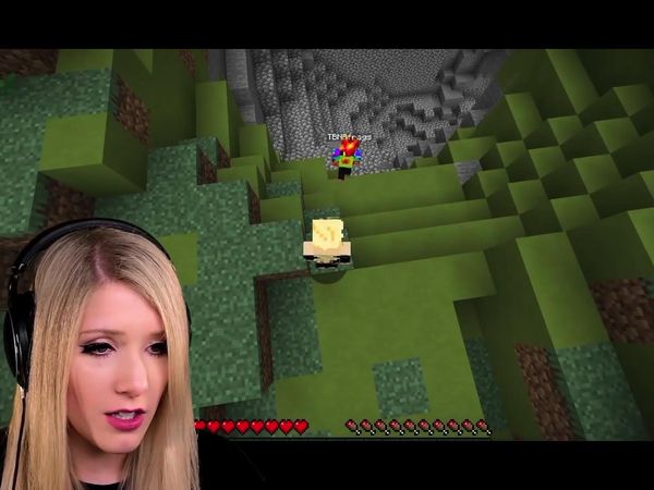 BriannaPlayz - Trapped By Halloween Mobs In Minecraft: Part 1